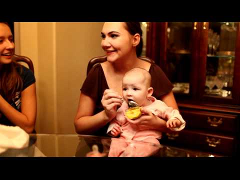 Baby Odelia eating apple