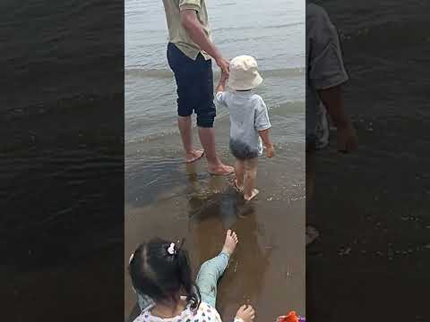 santai di pantai #pantai #pantaikejawanan #beach #santai #beachvibes