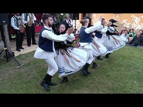 Paști in țara Zarandului Ansamblu Juni Crisului Dieci  intrarea la joc