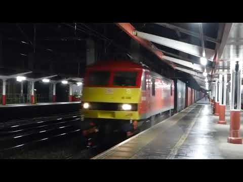 DB 90040 passes through Crewe
