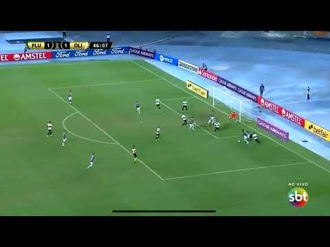 Golaço  de Luiz Henrique visto por dois ângulos diferentes.