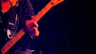 Blood Red Shoes - Light It Up