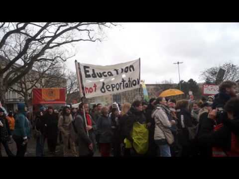 Der erste Karneval der Geflüchteten zieht durch Kreuzberg| am 20.3.2016 in Berlin
