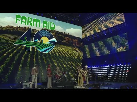Bob Dylan, Neil Young, Willie Nelson and other legends raise money at Farm Aid 40