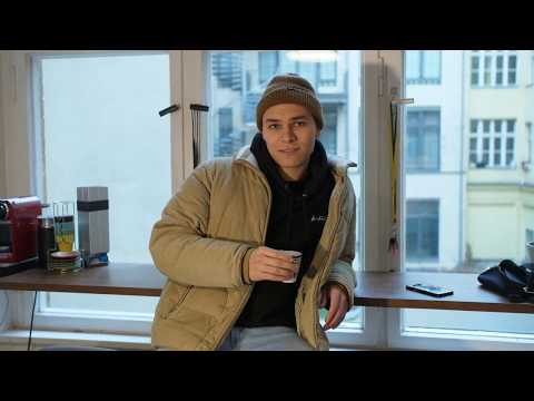 Frank Hemd kocht Kaffee und sagt, wie geil sein Mixtape wird (One Dollar Smile)