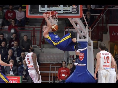 Varese - Oldenburg: Brian Qvale Monster-Dunk
