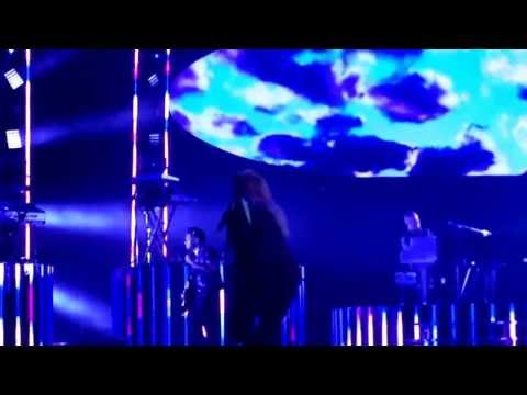 Demi Lovato -Two Pieces live