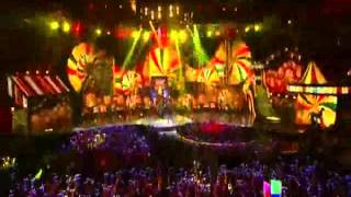 Chino y Nacho cantaron Tú me quemas en Premios Juventud 2014 (nelsondjrojas)