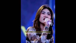 Download lagu StoryWA Dike Sabrina ft SAVANA - Lungamu Ninggal Kenangan 2 mp3