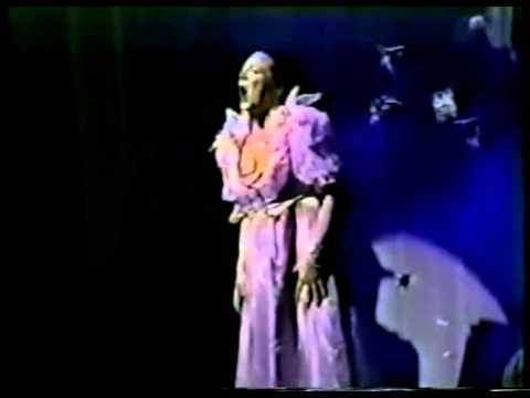 Valeria Esposito - Salut a la France ( La fille du regiment - Gaetano Donizetti )