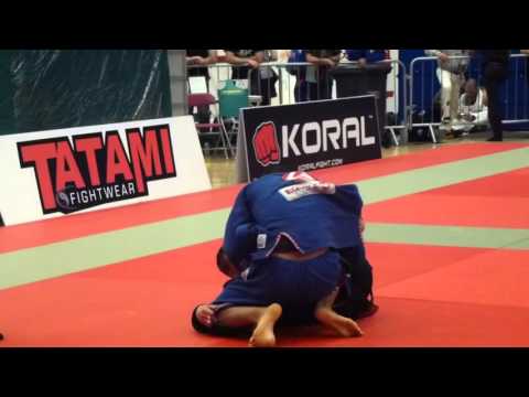 Max Carvalho vs Gareth Neale - IBJJF London Open 2013 - Black Adult - Open