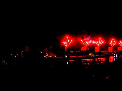 Visualisierte Klangwolke Linz 2011 - Feuerwelt 6v7