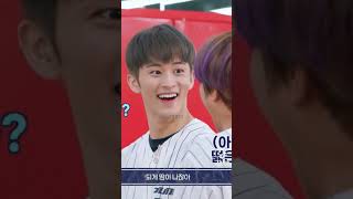 Download lagu Yuta's locker full of MARK LEE! (Doyoung seemed traumatized lol) #Yuta mp3 Download lagu Yuta's locker full of MARK LEE! (Doyoung seemed traumatized lol) #Yuta mp3