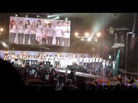 [FANCAM] 120520 SMTown Anaheim - Ending