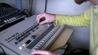 RyKennon - Energy Flash Cover/ Jam Live on TR-909, and TB-303!