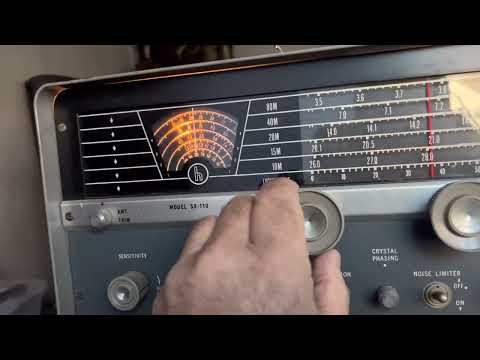 ￼ Hallicrafters SX 110 short wave receiver