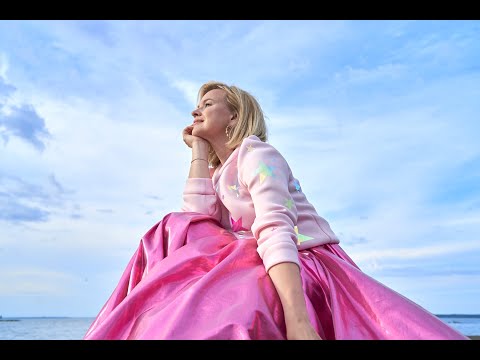 Tavaline Päev II (muusikalist Uksed) esitab Hanna-Liina Võsa