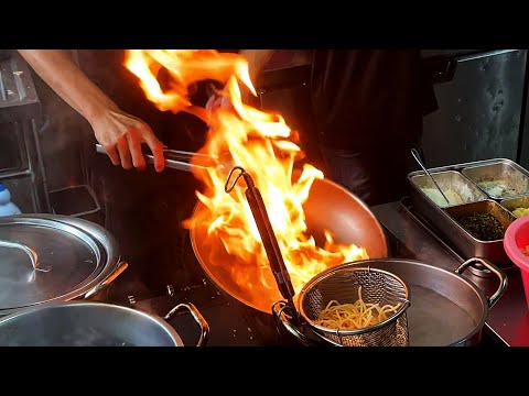 MUST-TRY HOT Grilled Chicken | Flaming Pasta | Malaysia Street Food | Johor Bahru | 马来西亚街头食品