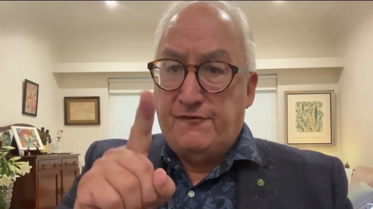 Former Labor MP loses it over handling of Melbourne synagogue firebombing