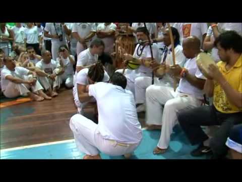 Jogo com Mestre Russo de Caxias Formatura na XIII Clínica de Capoeira 2012