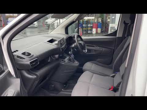 2019 Citroen Berlingo LX 220v Built in socket!!! - Image 2