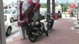 Drivers still disobey rules of traffic