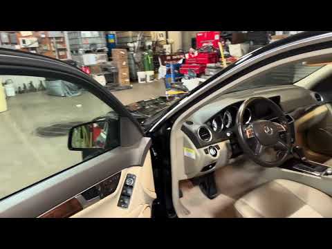 2014 Mercedes Benz C300 4-Matic (walkthrough)