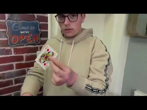 Saturn Magic - CHANGLING CARD RED by Marco Markiewicz - Trick