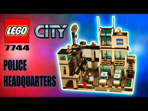 LEGO 7744 Police Headquarters build
