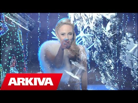 Juliana Pasha - Krishtlindje Te Bardha Video