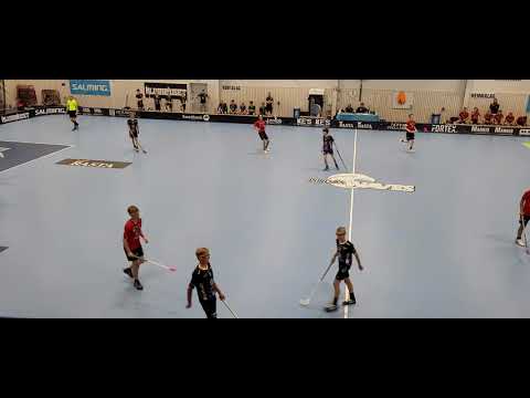210904 Period 2. Mölndal IBK P04/05 - Varla IBK 1. Salming Arena - Lindås