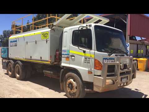LOT 36   2006 Hino FM1J 6x4 Service Truck