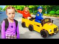 Alex Rides On School Bus And Helps His Friends Get To School