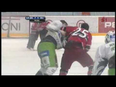 Bobby Robins(Hk jesenice) vs Jure Kralj (hdd olimpija)Hockey  fight