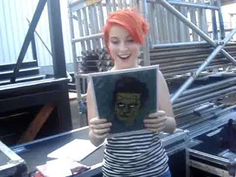 download lagu mp3 mp4 Hayley Williams Gifts, download lagu Hayley Williams Gifts gratis, unduh video klip Hayley Williams Gifts