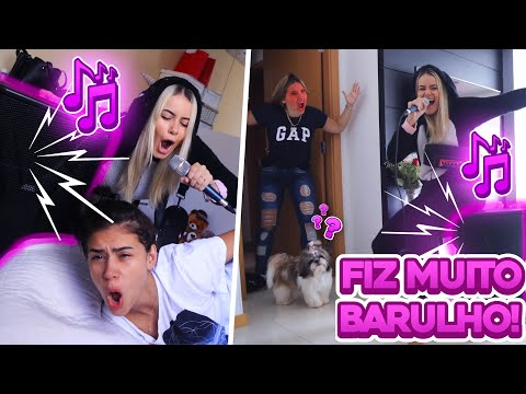 INVADI A CASA DAS MINHAS AMIGAS E ACORDEI ELAS CANTANDO!!!