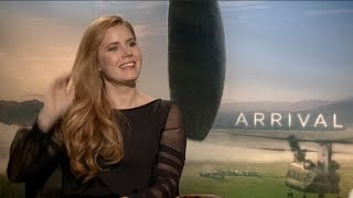 ARRIVAL interviews - Amy Adams and Jeremy Renner - Batman V Superman, Justice League