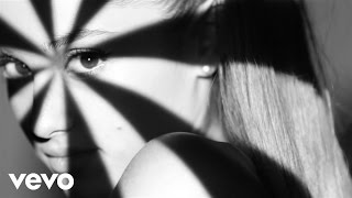 Bài hát Problem (feat. Iggy Azalea) - Nghệ sĩ trình bày Ariana Grande