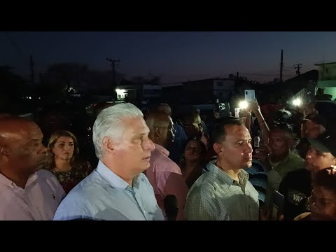 Díaz-Canel habla con el pueblo en Fomento (Cuba)
