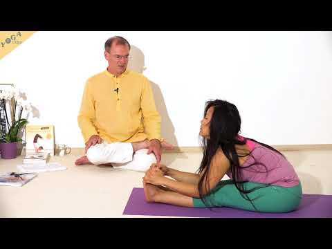 Vorwärtsbeuge und Tadagi Mudra - Yoga Asana Lexikon