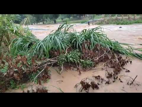 "Tromba d'água" assusta moradores de comunidade rural de Muniz Freire - parte 4