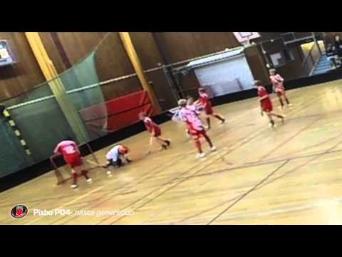 Felix#37 passar snyggt in till Rasmus#27 som snurrfintar bort backen   Pixbo P04