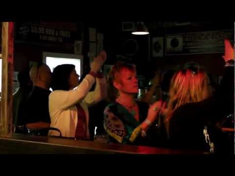 Anthony Rossano and The Conqueroos "Maureen"   Live at Mojo Bones