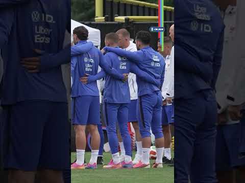 Minute de silence pour les Bleus, après le décès de Didier Deschamps #coupedumonde #FIFAWorldCupOnYT