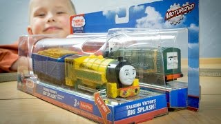 Thomas and Friends TrackMaster Talking Victor and Paxton Unboxing - Kinder Playtime
