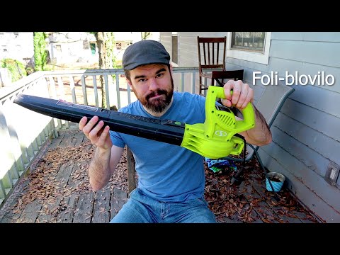 Rusty Raking Robots in Esperanto (Foliumi, Foli-blovilo, Rastitaj Folioj)