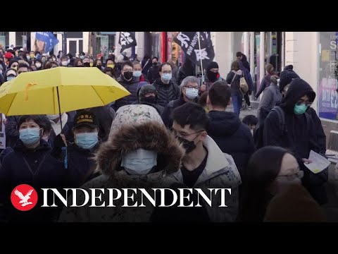 Hong Kong protest: Organisers say 1,000 join human chain in Kingston upon Thames