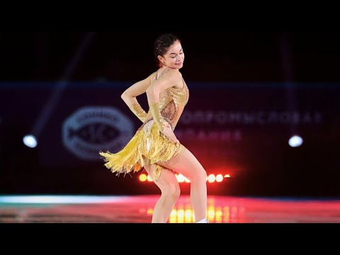 Shakira on Ice! Adeliya Petrosian Dazzles in St. Petersburg