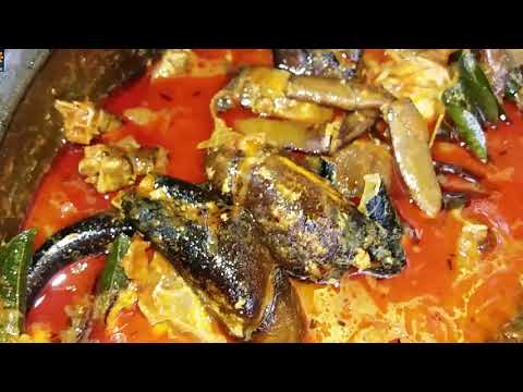 Cooking Black Crab Curry - Crab Recipe - Crab Curry South Indian Style - How to Clean and Cook Crabs