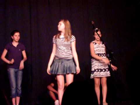 Saretta allo spettacolo 2 ▶2:17